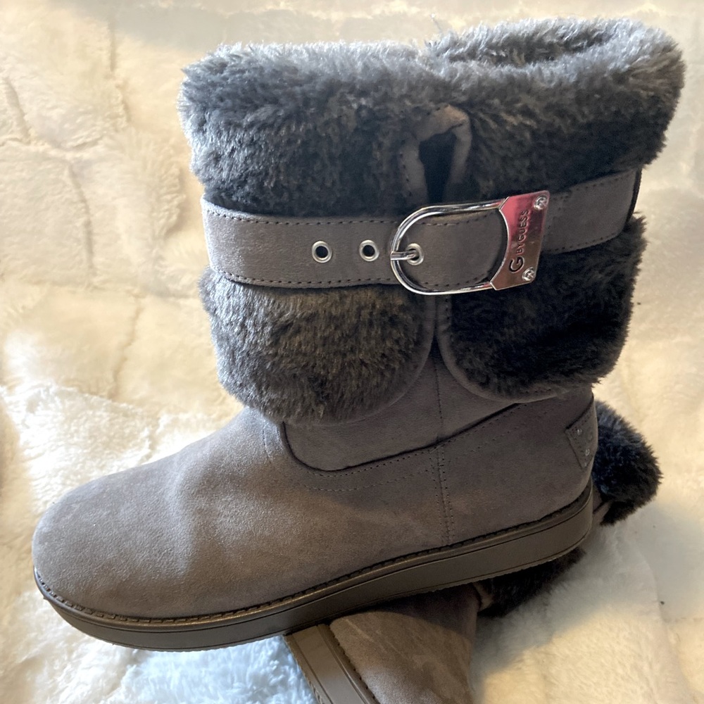 Women Guess Boot // Size 7 // Grey